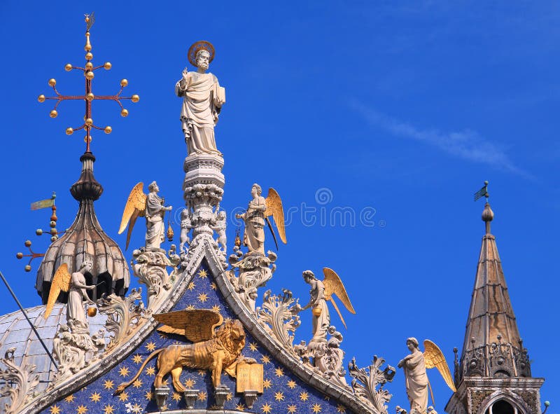 Venezia, quadrato dello S Chiesa di Marco immagini stock libere da diritti Venezia, quadrato dello S Chiesa di Marco immagini stock libere da diritti