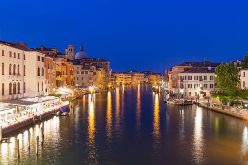 Venezia / Night View of the River Canale and Traditional Venetian ...