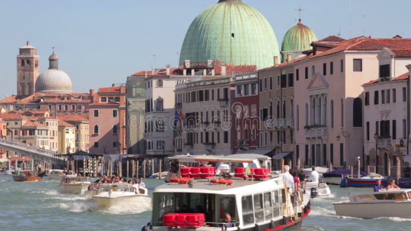 Venise, Italie, dépassement de bateaux banque de vidéos