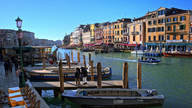 Venise Italie 18 janvier 2025 : Bateaux multiples d banque de vidéos