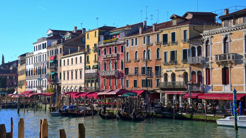 Venise Italie 18 janvier 2025 : Bateaux multiples d banque de vidéos