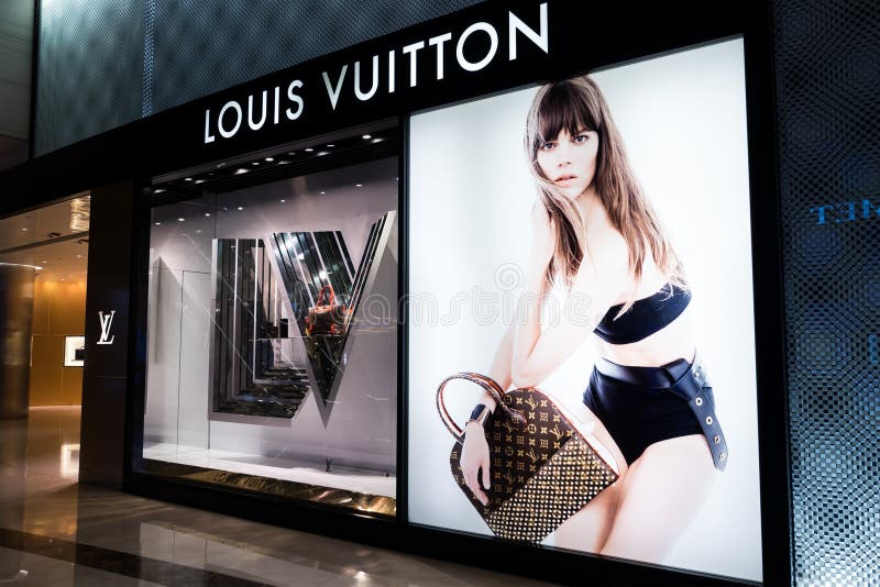 Archivo-compradores chinos tienda de Louis Vuitton (LV) bolsas y