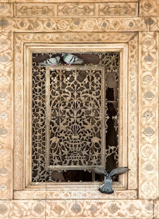 Ventana del enrejado del ornamento fotografía de archivo libre de regalías Ventana del enrejado del ornamento fotografía de archivo libre de regalías