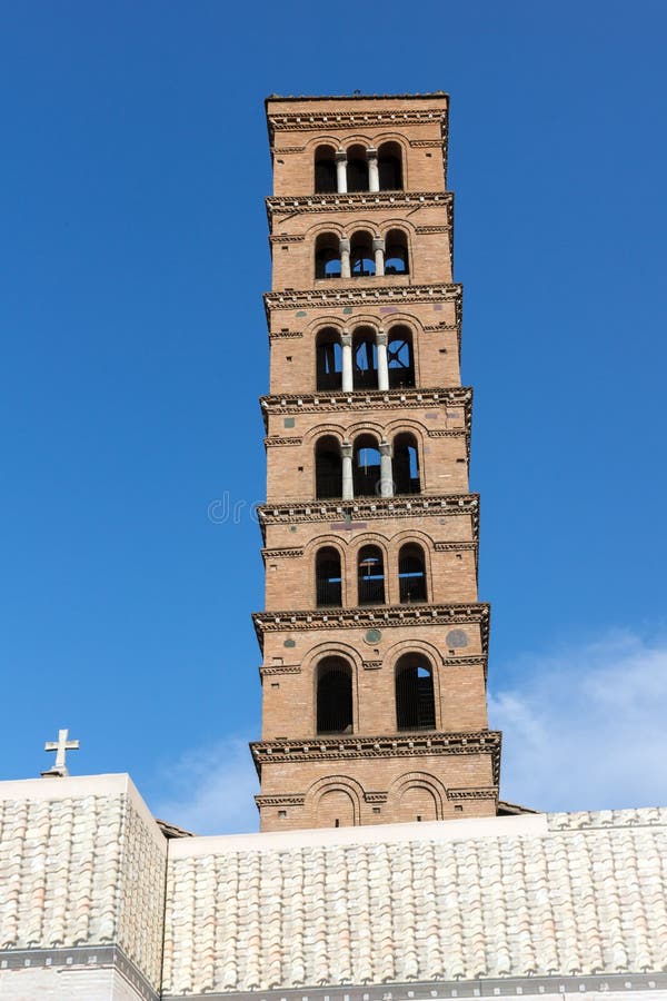 Verbazende mening van Kerk van Santa Maria in Cosmedin in stad van Rome, Italië stock afbeeldingen Verbazende mening van Kerk van Santa Maria in Cosmedin in stad van Rome, Italië stock afbeeldingen