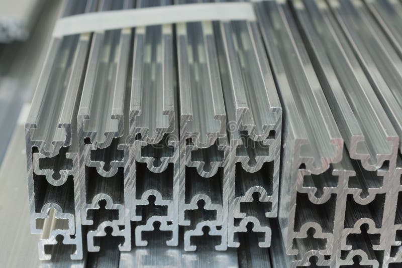 Verdrängter Aluminiumkanal stockbild Verdrängter Aluminiumkanal stockbild