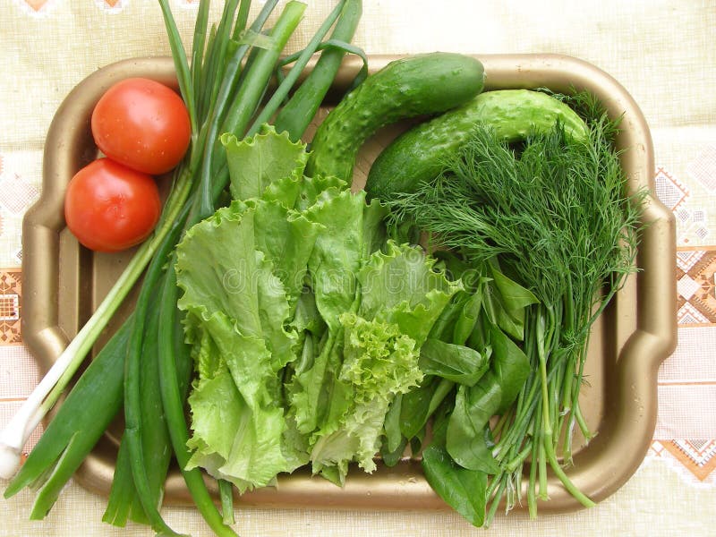 Verdure and vegetables on the tray.