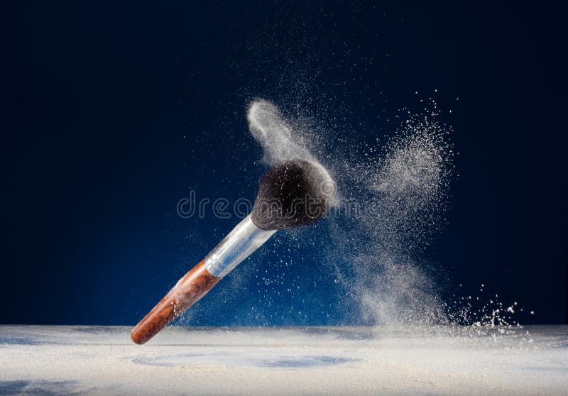 Verfassungspinsel und -puder lizenzfreies stockbild Verfassungspinsel und -puder lizenzfreies stockbild
