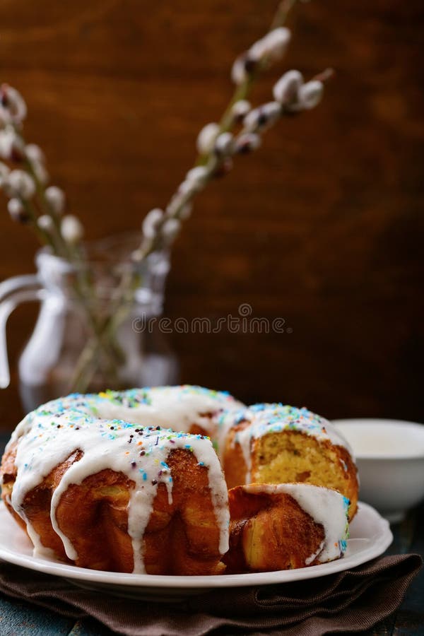 Verglaasde Pasen-cake stock foto's