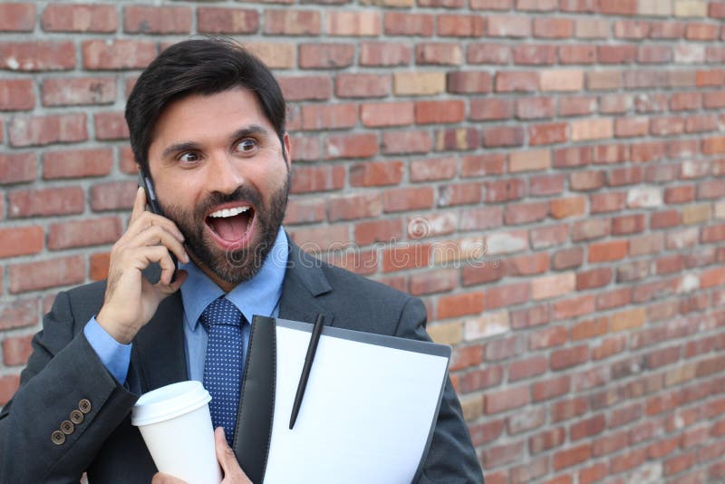 Vergnügte nette Geschäftsmannvertretungsüberraschung lizenzfreies stockbild Vergnügte nette Geschäftsmannvertretungsüberraschung lizenzfreies stockbild