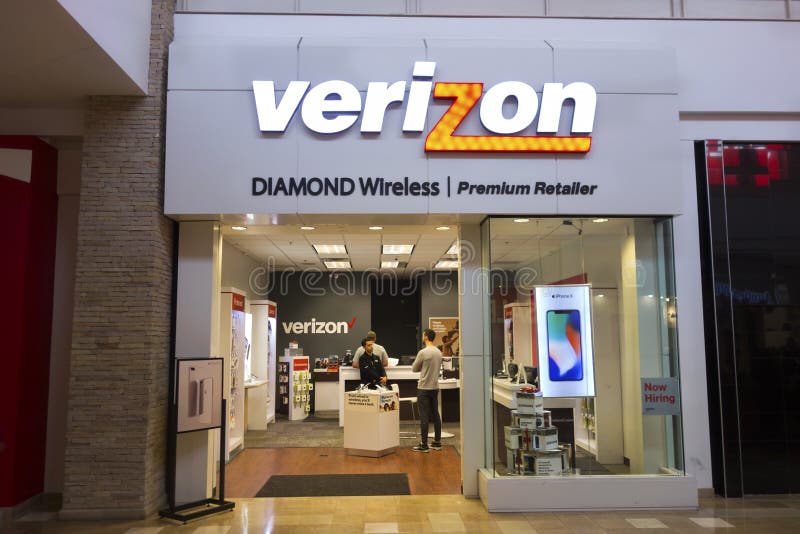 Verizon Wireless-Opslagvoorzijde in Mesa Arizona Shopping Mall royalty-vrije stock fotografie Verizon Wireless-Opslagvoorzijde in Mesa Arizona Shopping Mall royalty-vrije stock fotografie