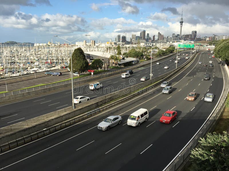 Verkeer in de stad Nieuw Zeeland van Auckland stock afbeeldingen Verkeer in de stad Nieuw Zeeland van Auckland stock afbeeldingen