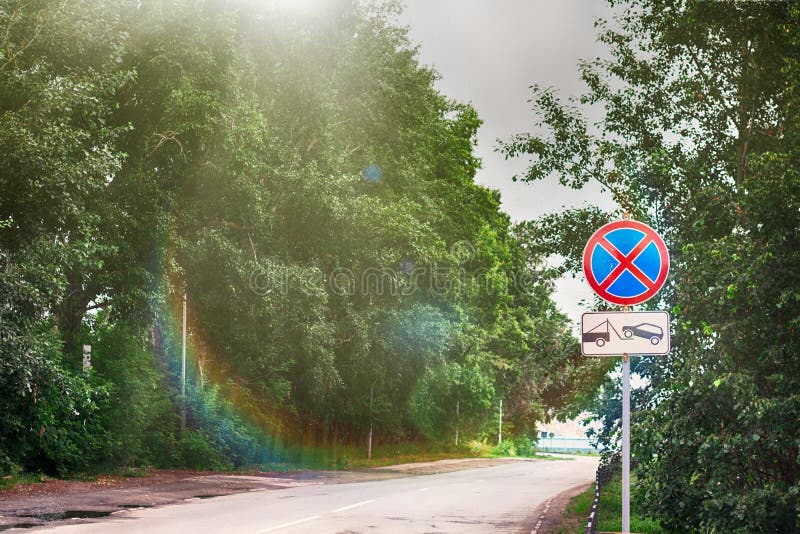 Verkehr singt Frost im Sommer nahe Straße stockfotos Verkehr singt Frost im Sommer nahe Straße stockfotos