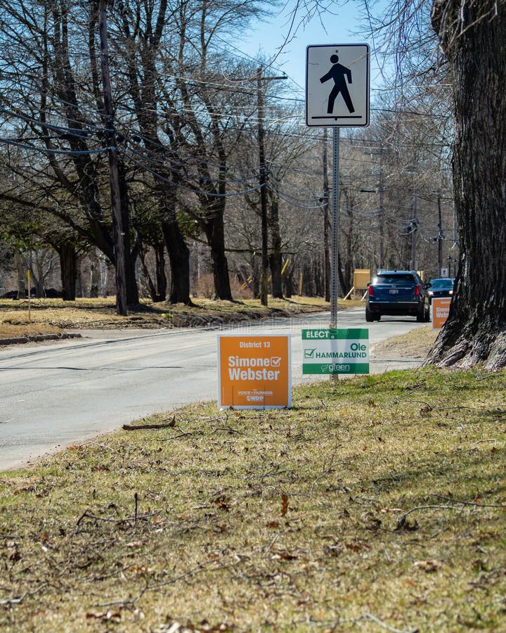 Verkiezingstekens van NDP PEI en Groene Partij PEI voor de provinciale verkiezing 2019 in Charlottetown, Canada royalty-vrije stock afbeelding Verkiezingstekens van NDP PEI en Groene Partij PEI voor de provinciale verkiezing 2019 in Charlottetown, Canada royalty-vrije stock afbeelding