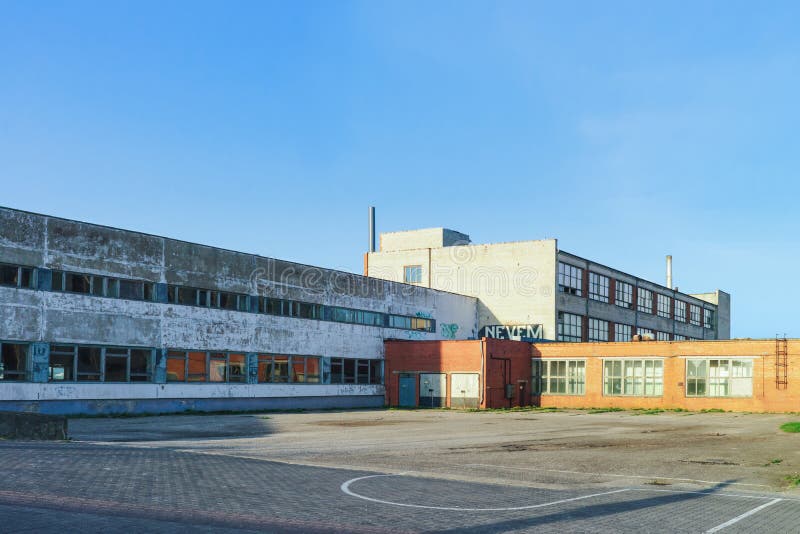 Verlassene Fabrik in Ventspils in Lettland lizenzfreies stockfoto Verlassene Fabrik in Ventspils in Lettland lizenzfreies stockfoto
