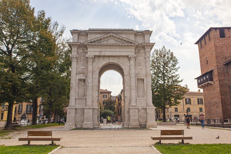 Arco dei Gavi in Verona in Italy 2