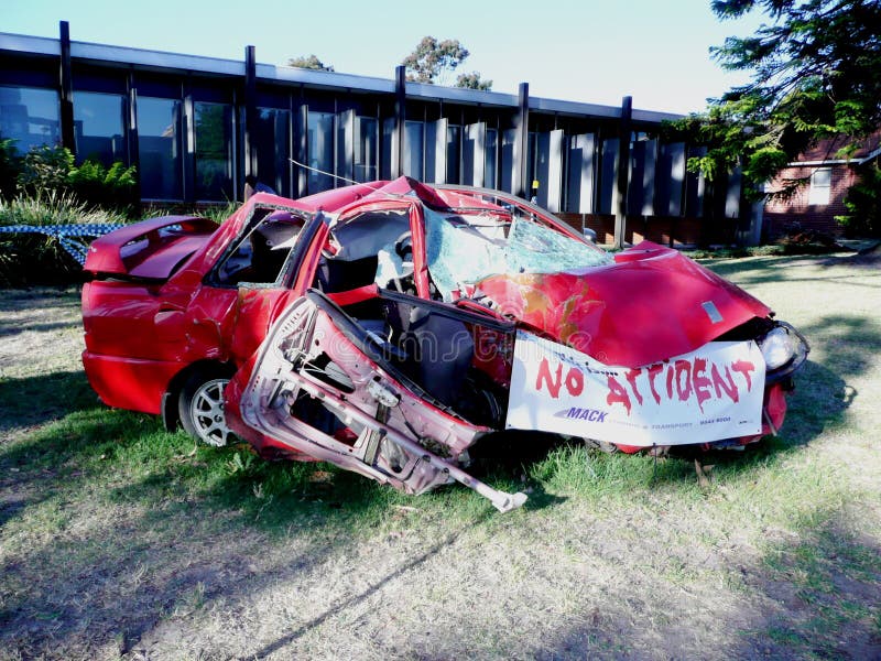 Verpletterde Auto in Australië stock foto's Verpletterde Auto in Australië stock foto's