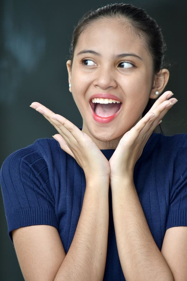 Verrast Mooi Aziatisch Tienerwijfje royalty-vrije stock foto Verrast Mooi Aziatisch Tienerwijfje royalty-vrije stock foto