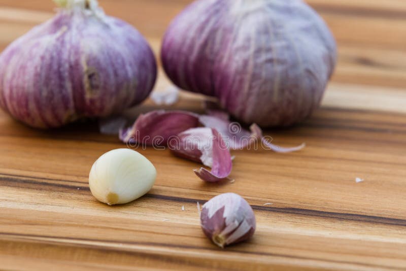 Vers ruw knoflook royalty-vrije stock afbeeldingen Vers ruw knoflook royalty-vrije stock afbeeldingen