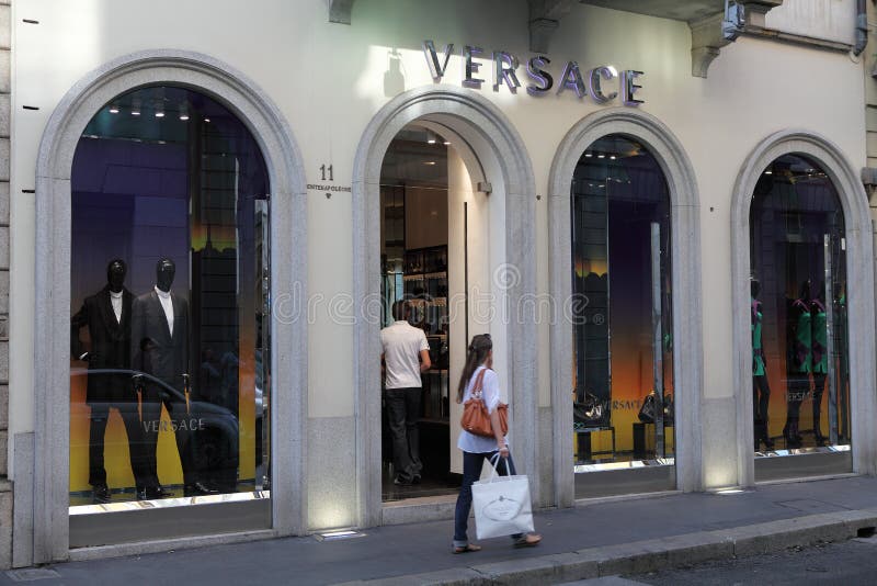 Versace store editorial stock image. Image of luxury - 21797579