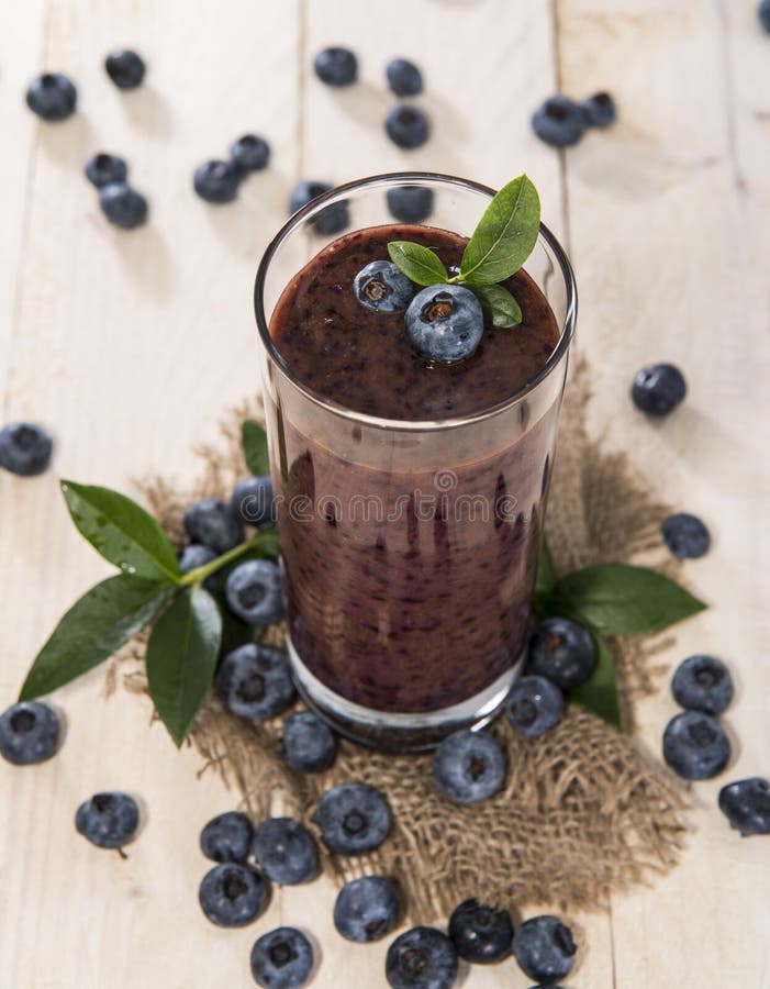 Verse gemaakte Bosbes Smoothie stock foto's Verse gemaakte Bosbes Smoothie stock foto's