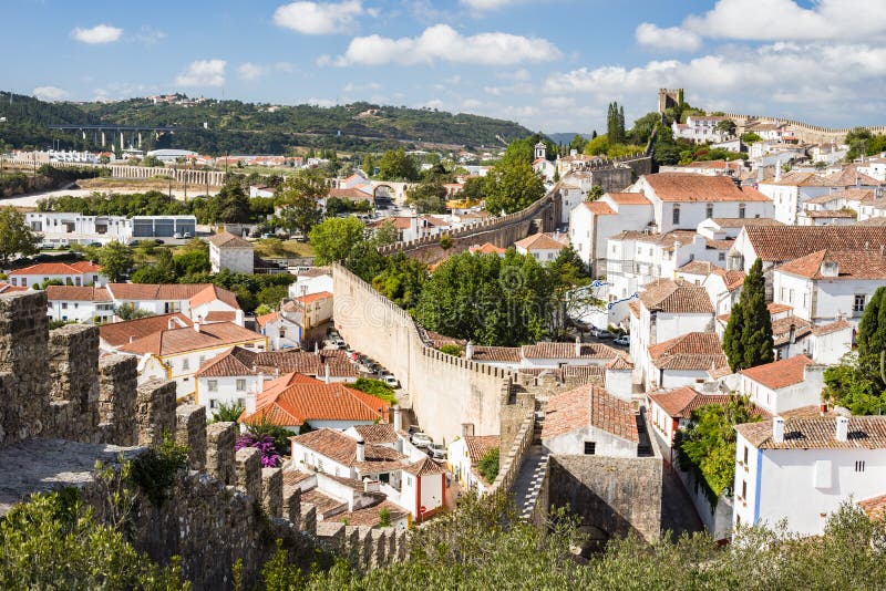 Verstärktes mittelalterliches Dorf von Obidos, Portugal stockfoto Verstärktes mittelalterliches Dorf von Obidos, Portugal stockfoto