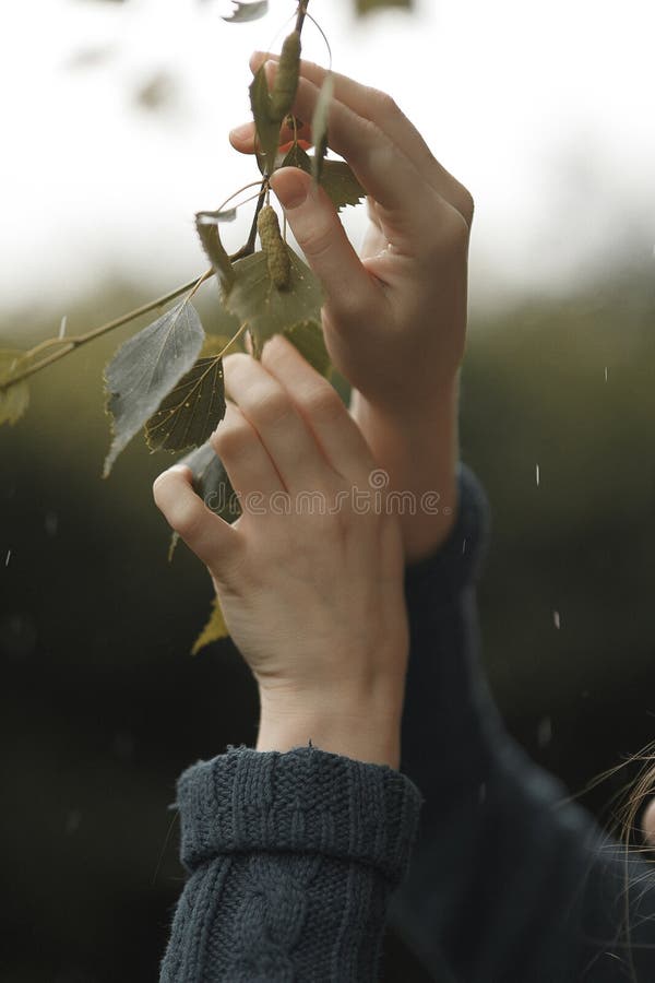 Verticale de fille image libre de droits