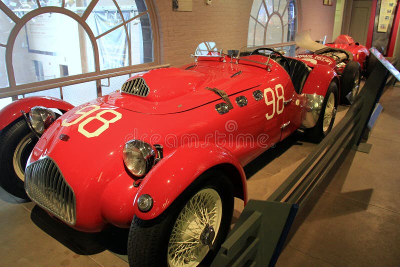 Vertoning van 1950 Allard J2, het Automuseum van Saratoga, New York, 2015 stock foto's Vertoning van 1950 Allard J2, het Automuseum van Saratoga, New York, 2015 stock foto's