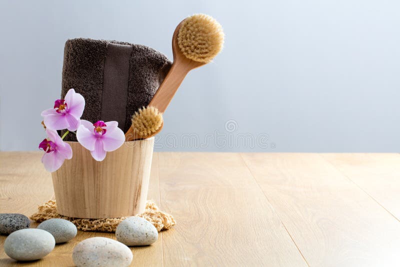 Verwöhnen Sie, exfoliate, waschen Sie sich oben, reinigen Sie, trockene Bürste, Detox für Wohl stockbild
