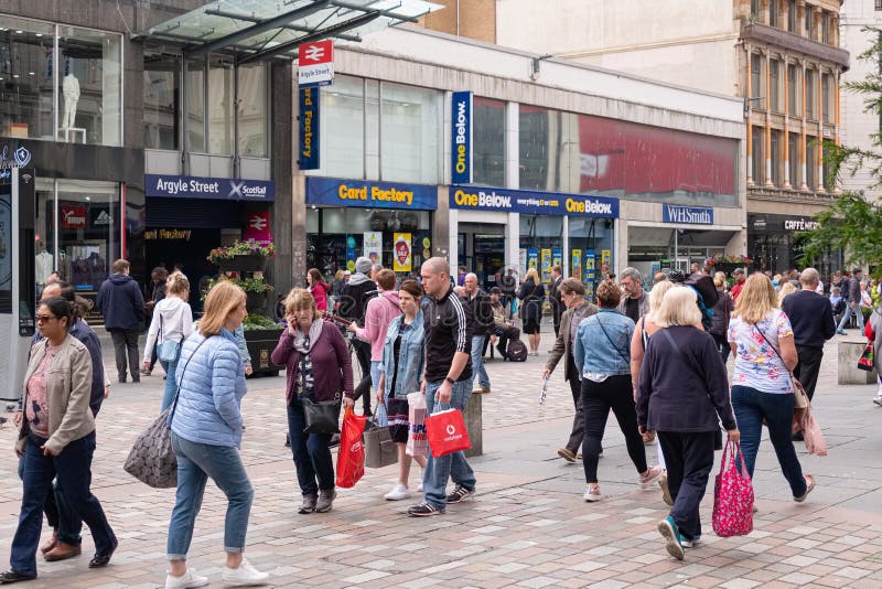 A very busy Argyle Street in Glasgows city centre on a Saturday afternoon royalty free stock photography A very busy Argyle Street in Glasgows city centre on a Saturday afternoon royalty free stock photography