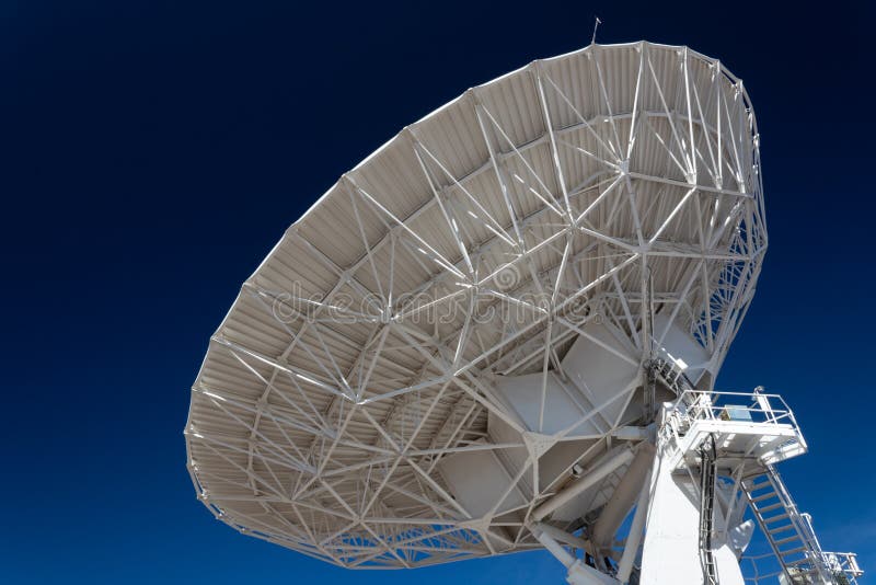 Very Large Array space, science technology huge radio satellite dish antenna pointing into a deep blue sky stock images Very Large Array space, science technology huge radio satellite dish antenna pointing into a deep blue sky stock images
