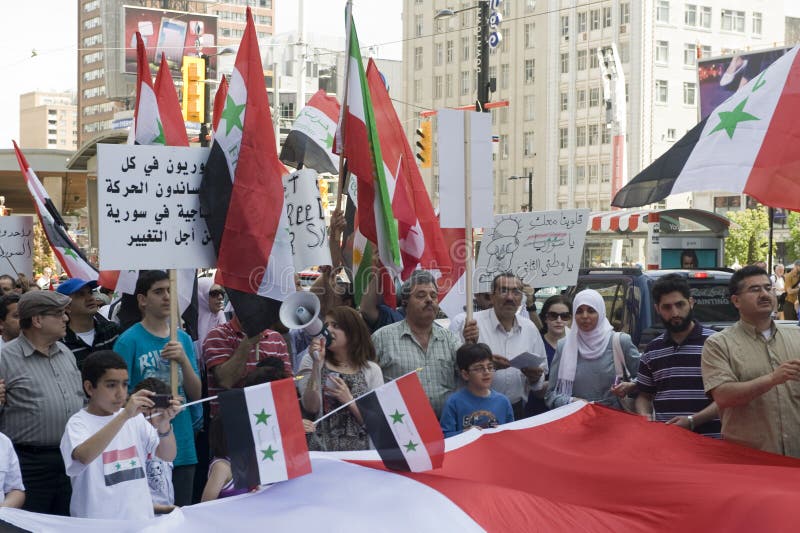 Verzameling voor Syrische Vrijheid in Toronto stock foto Verzameling voor Syrische Vrijheid in Toronto stock foto