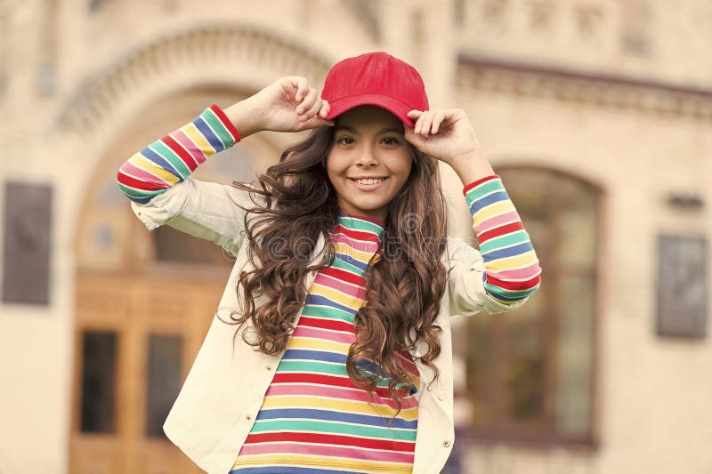 Vestir Como Hipster Real. Niño Feliz Con Estilo Hipster. Hipster Pequeño Lleva Gorra De Béisbol Al Aire Libre. Aspecto Hipster Imagen de archivo - Imagen de ocasional, fresco: 212605537 Vestir Como Hipster Real. Niño Feliz Con Estilo Hipster. Hipster Pequeño Lleva Gorra De Béisbol Al Aire Libre. Aspecto Hipster Imagen de archivo - Imagen de ocasional, fresco: 212605537