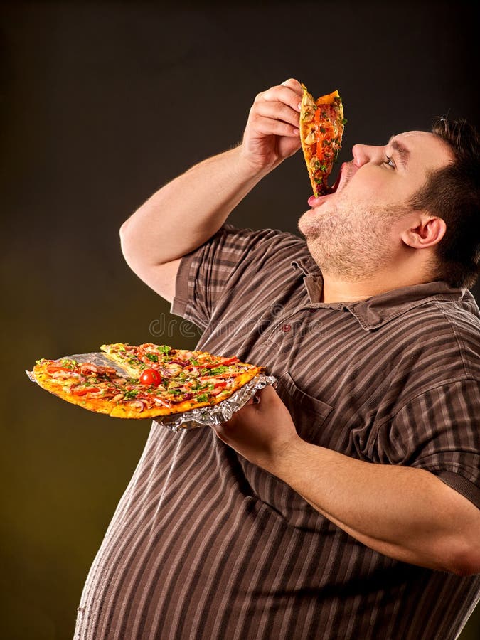 Download Vette Mens Die De Pizza Van De Snel Voedselplak Eten Ontbijt Voor Te Zware Persoon Stock Foto - Afbeelding bestaande uit steak, cheeseburger: 107706964