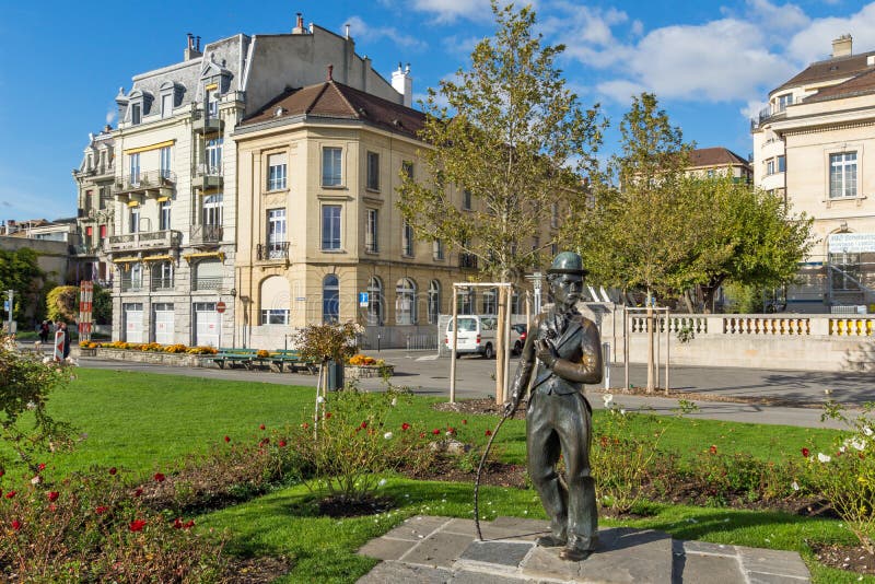 VEVEY SCHWEIZ - 29 OKTOBER 2015: Charlie Chaplin monument i stad av Vevey, Schweiz arkivfoton VEVEY SCHWEIZ - 29 OKTOBER 2015: Charlie Chaplin monument i stad av Vevey, Schweiz arkivfoton