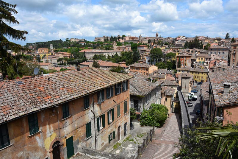 Via Appia i den gamla staden av Perugia panorama royaltyfri bild Via Appia i den gamla staden av Perugia panorama royaltyfri bild