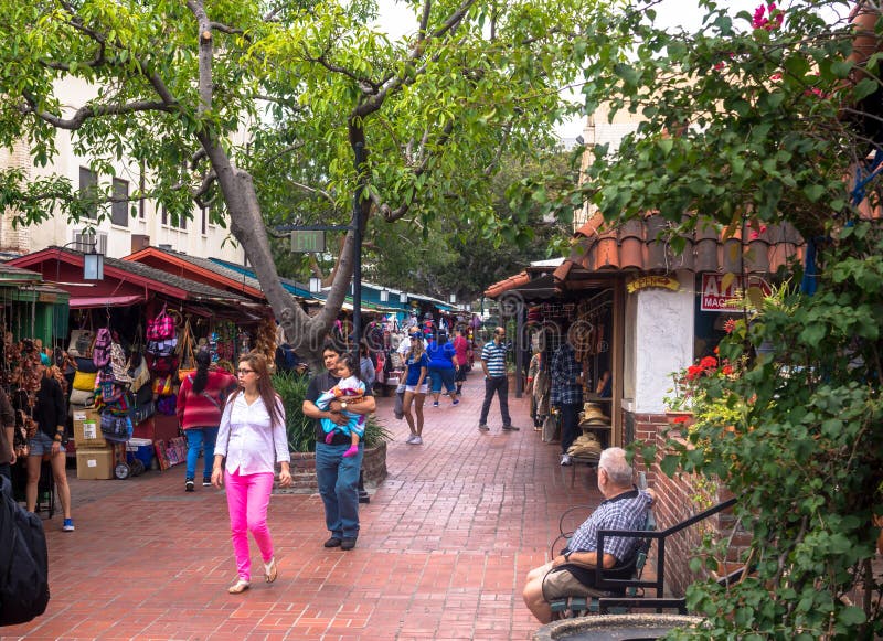 Via di Olvera Attrazione turistica storica Los Angeles, U.S.A. immagine stock libera da diritti Via di Olvera Attrazione turistica storica Los Angeles, U.S.A. immagine stock libera da diritti