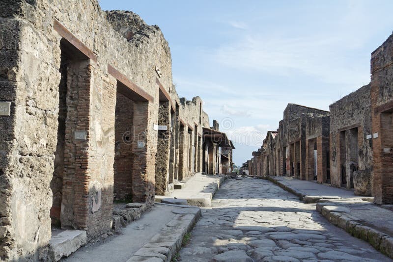 Via di pietra di rovine romane di Pompeii