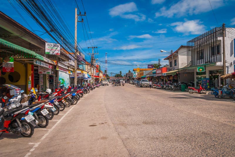 Via locale in Koh Phangan, Tailandia fotografie stock libere da diritti Via locale in Koh Phangan, Tailandia fotografie stock libere da diritti