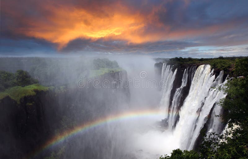 Victoria Falls regnbåge, Zambia arkivbilder