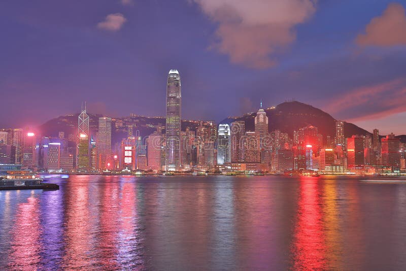 Victoria-Hafen, Hong Kong-Skyline Nachts Redaktionelles Bild - Bild von