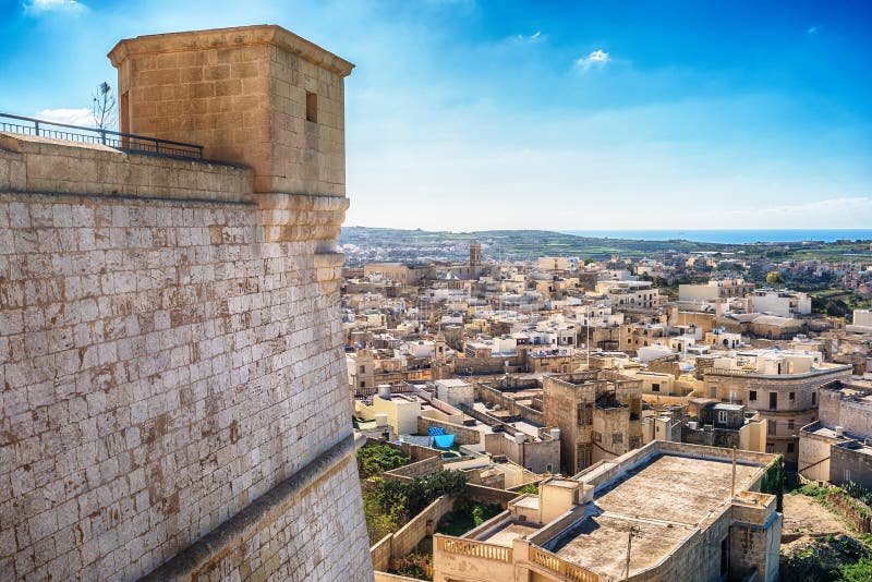 Victoria, isla de Gozo, Malta: visión aérea desde el Cittadella imágenes de archivo libres de regalías Victoria, isla de Gozo, Malta: visión aérea desde el Cittadella imágenes de archivo libres de regalías