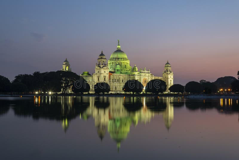 Victorial Buiding conmemorativo durante la puesta del sol, Kolkata, la India, Asia foto de archivo libre de regalías Victorial Buiding conmemorativo durante la puesta del sol, Kolkata, la India, Asia foto de archivo libre de regalías