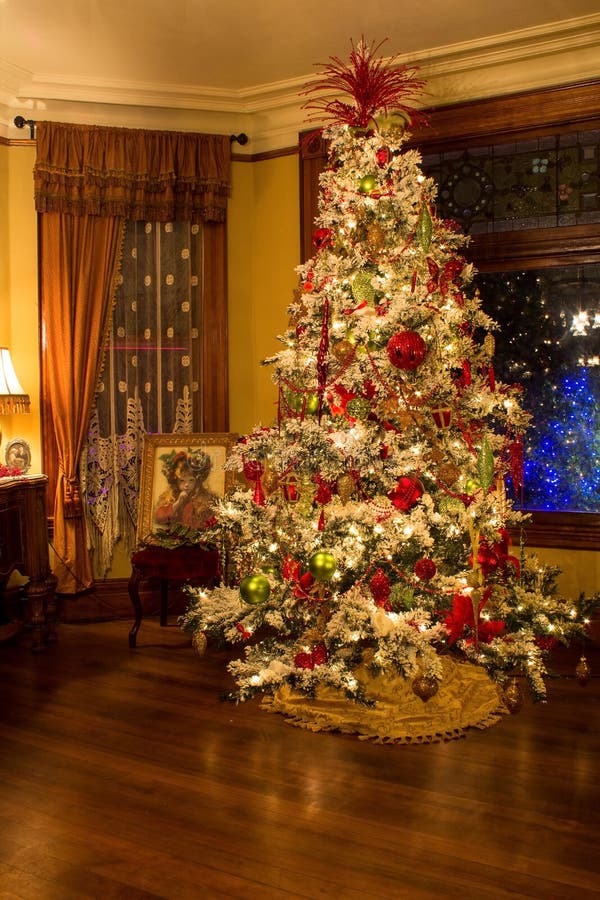 Victorian style Christmas tree