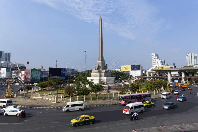 BANGKOK,THAILAND - JAN 3 : Victory monument at the afternoon on Jan 3,2015 in Bangkok, Thailand.