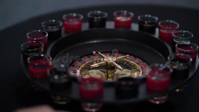 Vidéo De Roulette De Casino Avec Alcool Clips Vidéos - Vidéo du couleur,  boisson: 221132027