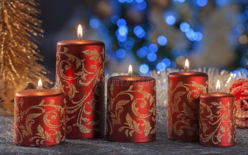 Vida imóvel do Natal de velas da iluminação da casa fotografia de stock royalty free Vida imóvel do Natal de velas da iluminação da casa fotografia de stock royalty free