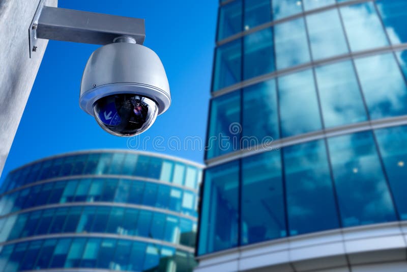Videocamera di sicurezza, CCTV sull'edificio per uffici di affari