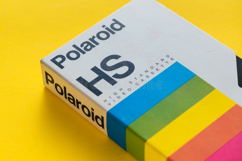 Videocassetta di VHS della polaroid, retro video tecnologia fotografia stock libera da diritti Videocassetta di VHS della polaroid, retro video tecnologia fotografia stock libera da diritti