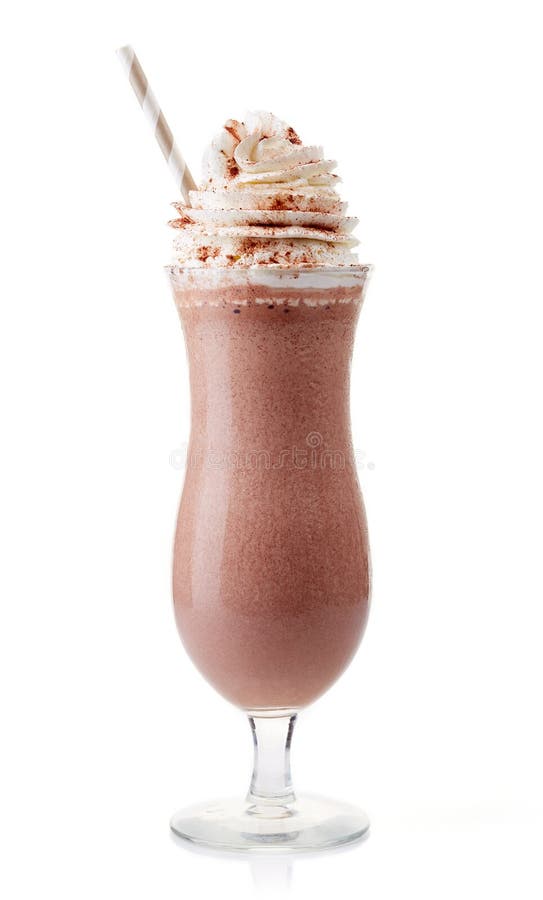 Vidrio de batido de leche del chocolate con la crema azotada aislada en pizca imágenes de archivo libres de regalías Vidrio de batido de leche del chocolate con la crema azotada aislada en pizca imágenes de archivo libres de regalías