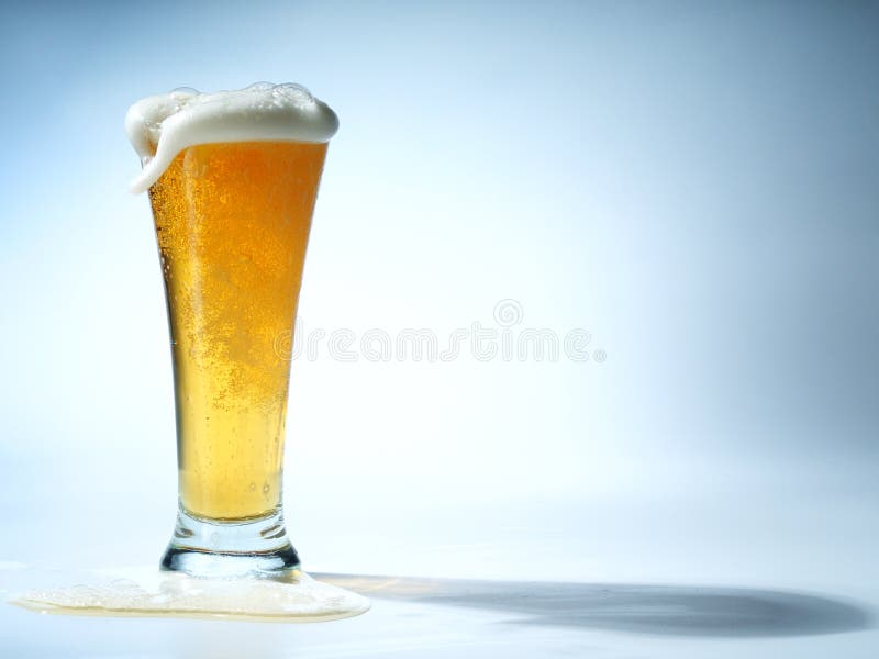 Vidrio de cerveza imagenes de archivo Vidrio de cerveza imagenes de archivo